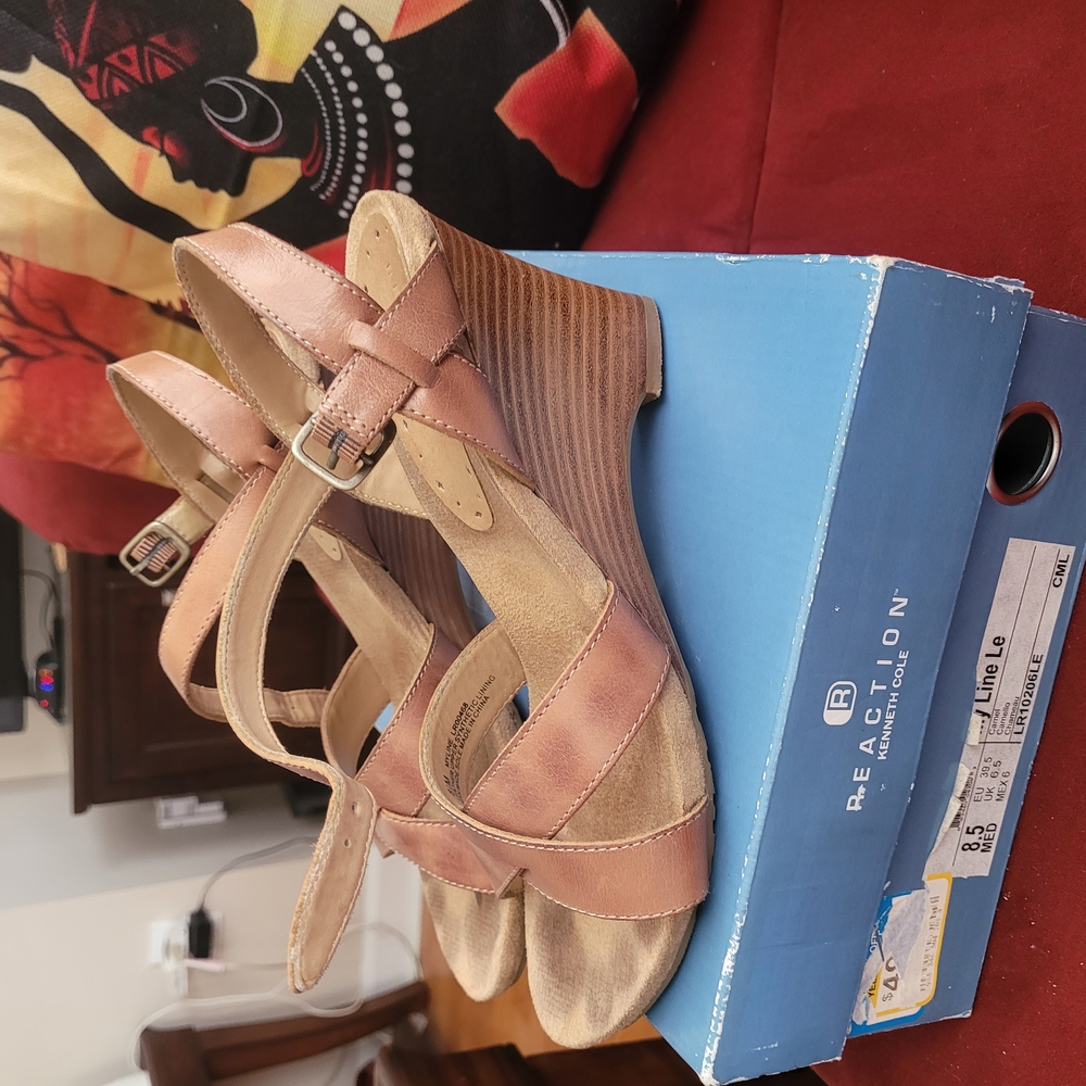 Kenneth Cole Reaction Tan Wedge Sandals
